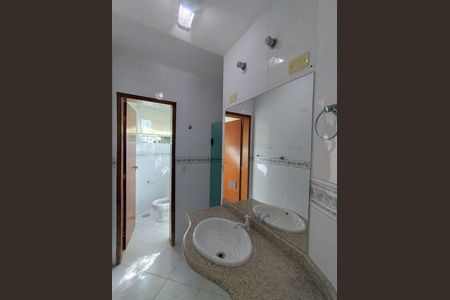 Banheiro Social de casa de condomínio para alugar com 3 quartos, 350m² em Bairro dos Casa, São Bernardo do Campo