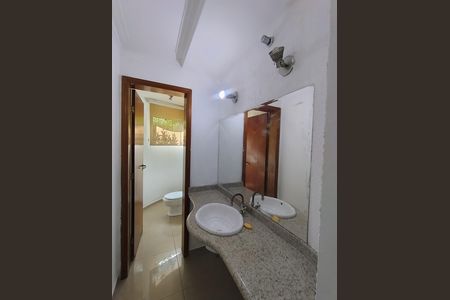 Casa de condomínio à venda com 350m², 3 quartos e 2 vagas Casa de condomínio à venda com 350m², 3 quartos e 2 vagasLavabo