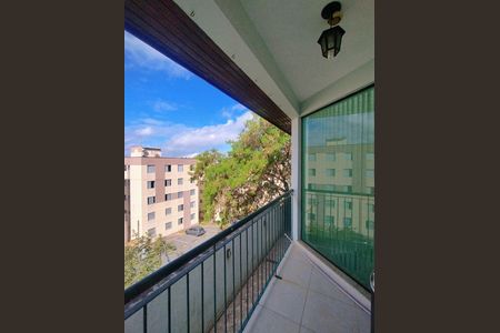 Casa de condomínio à venda com 350m², 3 quartos e 2 vagas Casa de condomínio à venda com 350m², 3 quartos e 2 vagasQuarto 1 - Suíte Sacada 1