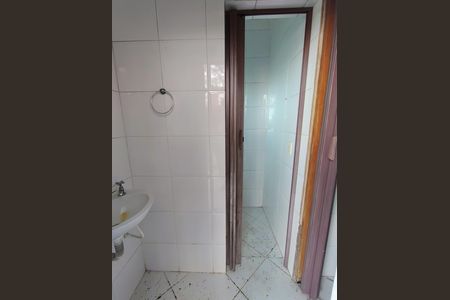 Casa de condomínio à venda com 350m², 3 quartos e 2 vagas Casa de condomínio à venda com 350m², 3 quartos e 2 vagasBanheiro de serviço