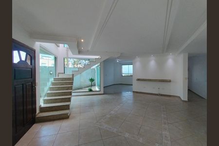 Casa de condomínio à venda com 350m², 3 quartos e 2 vagas Casa de condomínio à venda com 350m², 3 quartos e 2 vagasSala