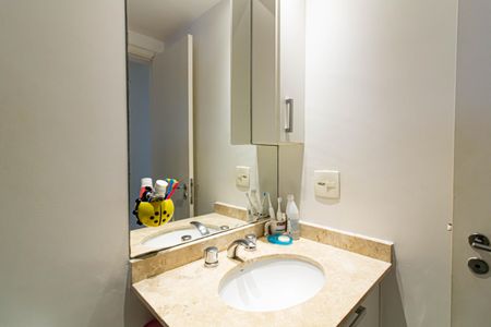 Apartamento à venda com 66m², 2 quartos e 1 vaga Apartamento à venda com 66m², 2 quartos e 1 vagaBanheiro