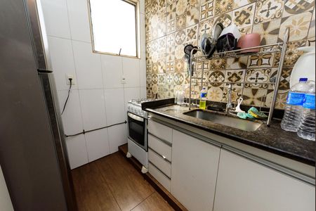 Cozinha de apartamento à venda com 2 quartos, 43m² em Eldorado, Contagem