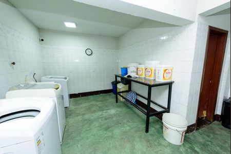 Apartamento à venda com 43m², 2 quartos e 1 vaga Apartamento à venda com 43m², 2 quartos e 1 vagaLavanderia