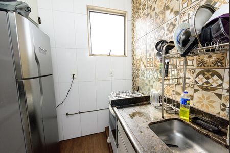 Cozinha de apartamento à venda com 2 quartos, 43m² em Eldorado, Contagem