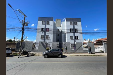 Apartamento à venda com 43m², 2 quartos e 1 vaga Apartamento à venda com 43m², 2 quartos e 1 vagaFachada do Prédio