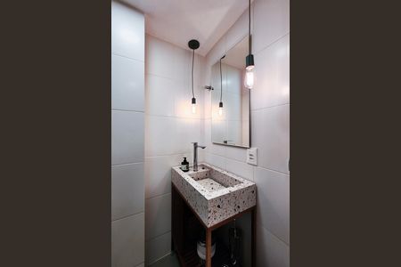 Apartamento à venda com 78m², 2 quartos e 1 vaga Apartamento à venda com 78m², 2 quartos e 1 vagaBanheiro Social