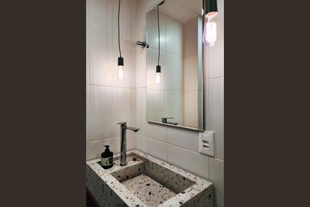 Apartamento à venda com 78m², 2 quartos e 1 vaga Apartamento à venda com 78m², 2 quartos e 1 vagaBanheiro Social