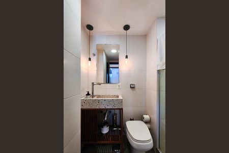 Apartamento à venda com 78m², 2 quartos e 1 vaga Apartamento à venda com 78m², 2 quartos e 1 vagaBanheiro Social