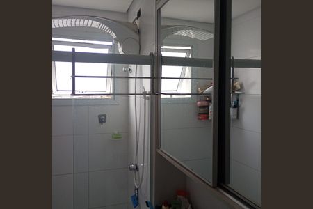 Banheiro de apartamento para alugar com 2 quartos, 62m² em Vila Bocaina, Mauá