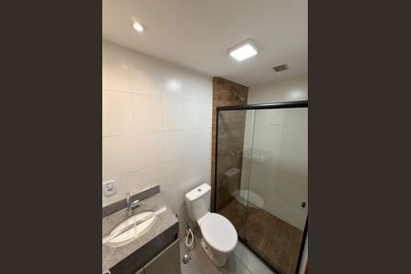 Banheiro 1 de apartamento à venda com 2 quartos, 55m² em Taquara, Rio de Janeiro