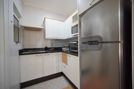 Cozinha de apartamento para alugar com 2 quartos, 76m² em Jurerê, Florianópolis