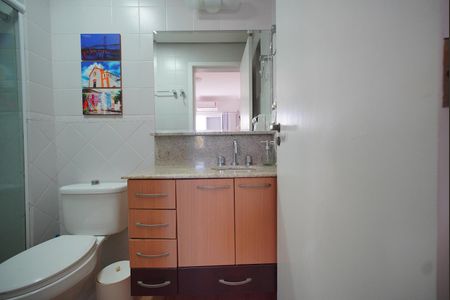 Banheiro da Suíte de apartamento para alugar com 2 quartos, 76m² em Jurerê, Florianópolis