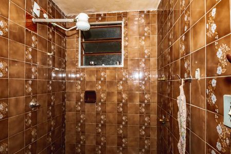 Casa à venda com 240m², 4 quartos e 2 vagasBanheiro social