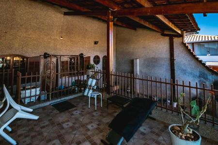 Área comum de casa à venda com 4 quartos, 240m² em Alípio de Melo, Belo Horizonte
