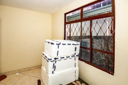Casa à venda com 240m², 4 quartos e 2 vagasQuarto