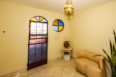 Casa à venda com 240m², 4 quartos e 2 vagasSala