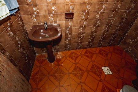 Casa à venda com 240m², 4 quartos e 2 vagasBanheiro social