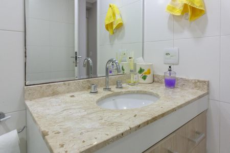 Apartamento à venda com 92m², 3 quartos e 2 vagasBanheiro social