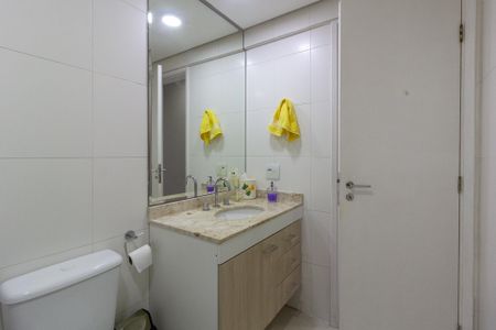 Apartamento à venda com 92m², 3 quartos e 2 vagasBanheiro social
