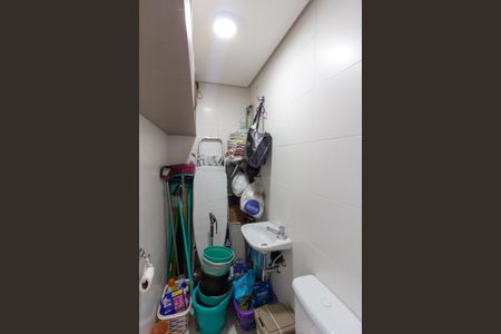Apartamento à venda com 92m², 3 quartos e 2 vagasBanheiro da Área de Serviço