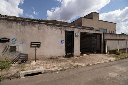 Fachada de casa à venda com 2 quartos, 350m² em 0, Brasília