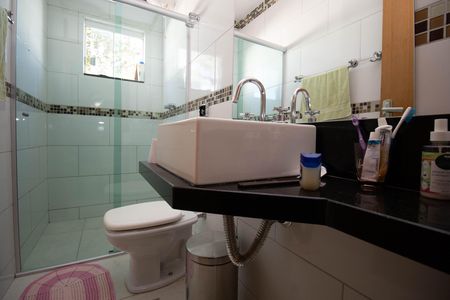 Casa à venda com 350m², 2 quartos e 3 vagas Casa à venda com 350m², 2 quartos e 3 vagasBanheiro Social