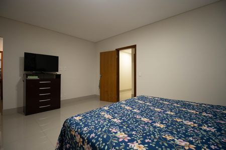 Casa à venda com 350m², 2 quartos e 3 vagas Casa à venda com 350m², 2 quartos e 3 vagasSuíte