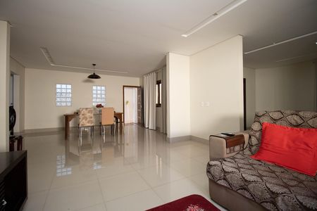 Sala 2 de casa à venda com 2 quartos, 350m² em Taguatinga Sul (Taguatinga) , Brasília