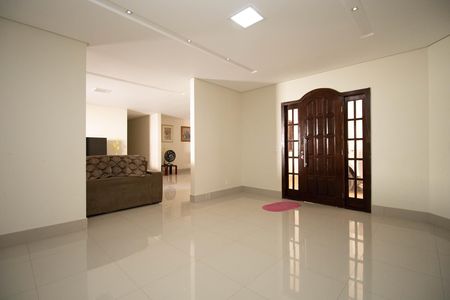 Casa à venda com 350m², 2 quartos e 3 vagas Casa à venda com 350m², 2 quartos e 3 vagasSala 1