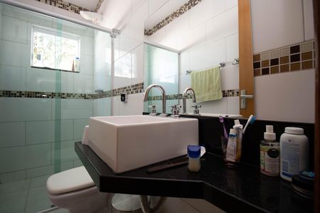 Casa à venda com 350m², 2 quartos e 3 vagas Casa à venda com 350m², 2 quartos e 3 vagasBanheiro Social