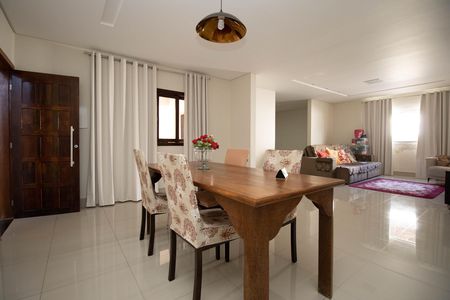 Casa à venda com 350m², 2 quartos e 3 vagas Casa à venda com 350m², 2 quartos e 3 vagasSala 3