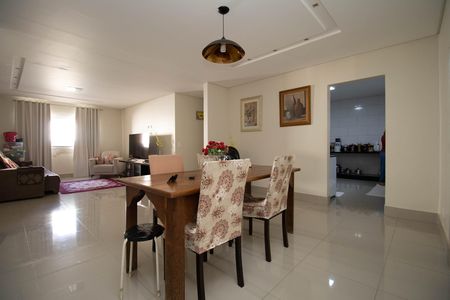 Casa à venda com 350m², 2 quartos e 3 vagas Casa à venda com 350m², 2 quartos e 3 vagasSala 3