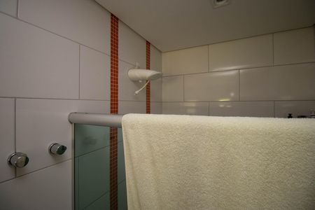 Casa à venda com 350m², 2 quartos e 3 vagas Casa à venda com 350m², 2 quartos e 3 vagasBanheiro da Suíte