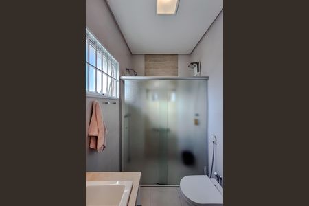 Casa à venda com 170m², 3 quartos e 3 vagas Casa à venda com 170m², 3 quartos e 3 vagasBanheiro