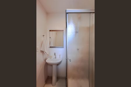 Casa à venda com 170m², 3 quartos e 3 vagas Casa à venda com 170m², 3 quartos e 3 vagasBanheiro de serviço