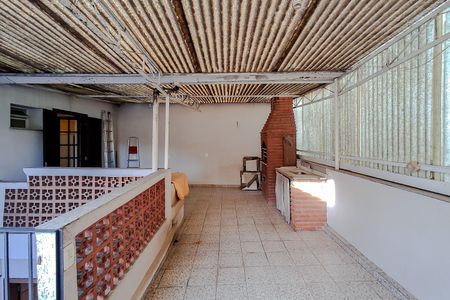 Casa à venda com 170m², 3 quartos e 3 vagas Casa à venda com 170m², 3 quartos e 3 vagasChurrasqueira