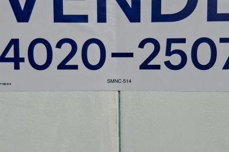 Casa à venda com 170m², 3 quartos e 3 vagas Casa à venda com 170m², 3 quartos e 3 vagasSMNC-514