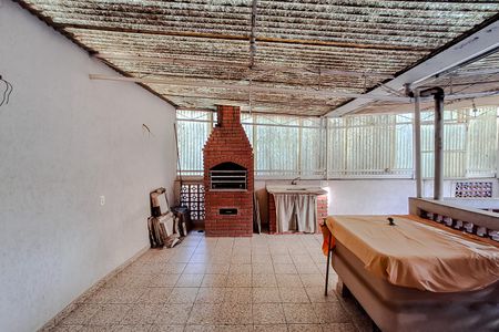 Casa à venda com 170m², 3 quartos e 3 vagas Casa à venda com 170m², 3 quartos e 3 vagasChurrasqueira