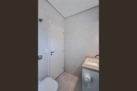 Casa à venda com 170m², 3 quartos e 3 vagas Casa à venda com 170m², 3 quartos e 3 vagasBanheiro