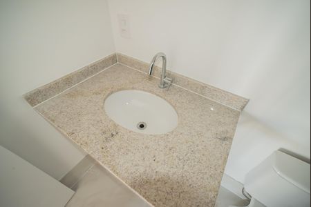 Apartamento à venda com 65m², 2 quartos e 1 vaga Apartamento à venda com 65m², 2 quartos e 1 vagaBanheiro
