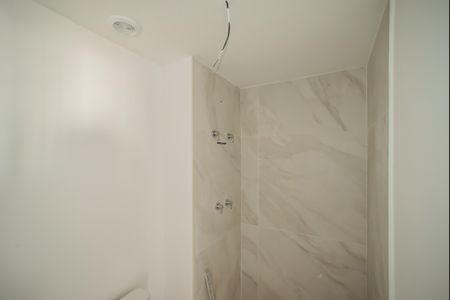 Apartamento à venda com 65m², 2 quartos e 1 vaga Apartamento à venda com 65m², 2 quartos e 1 vagaBanheiro