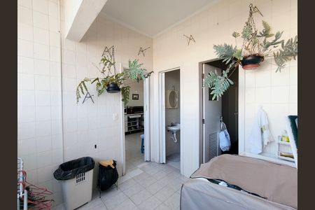 Apartamento à venda com 157m², 3 quartos e 2 vagas Apartamento à venda com 157m², 3 quartos e 2 vagasÁrea de Serviço