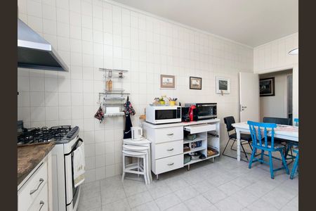 Apartamento à venda com 157m², 3 quartos e 2 vagas Apartamento à venda com 157m², 3 quartos e 2 vagasCozinha