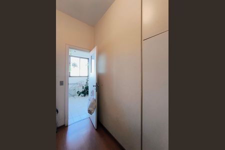 Apartamento à venda com 157m², 3 quartos e 2 vagas Apartamento à venda com 157m², 3 quartos e 2 vagasDespensa / Depósito