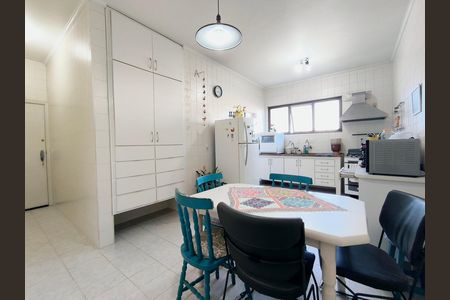 Apartamento à venda com 157m², 3 quartos e 2 vagas Apartamento à venda com 157m², 3 quartos e 2 vagasCozinha