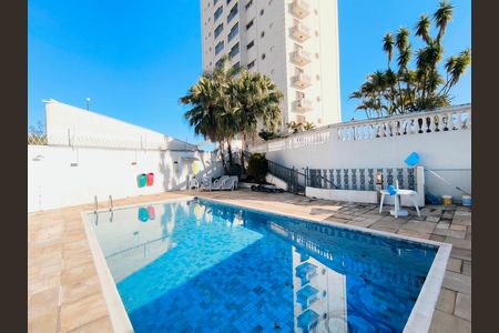 Apartamento à venda com 157m², 3 quartos e 2 vagas Apartamento à venda com 157m², 3 quartos e 2 vagasÁrea comum - Piscina