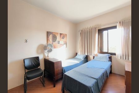 Apartamento à venda com 157m², 3 quartos e 2 vagas Apartamento à venda com 157m², 3 quartos e 2 vagasQuarto 2
