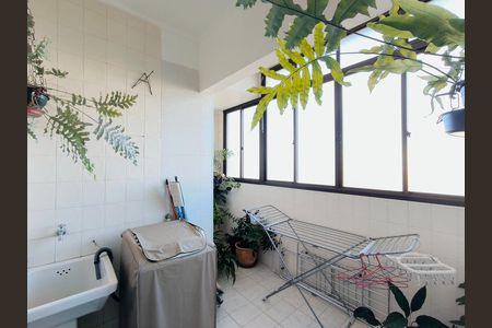 Apartamento à venda com 157m², 3 quartos e 2 vagas Apartamento à venda com 157m², 3 quartos e 2 vagasÁrea de Serviço