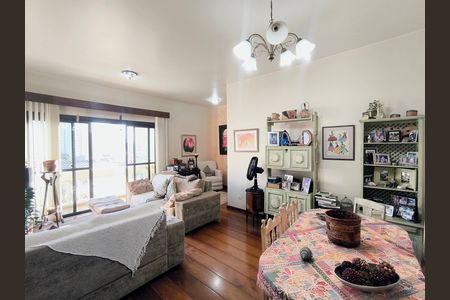 Apartamento à venda com 157m², 3 quartos e 2 vagas Apartamento à venda com 157m², 3 quartos e 2 vagasSala